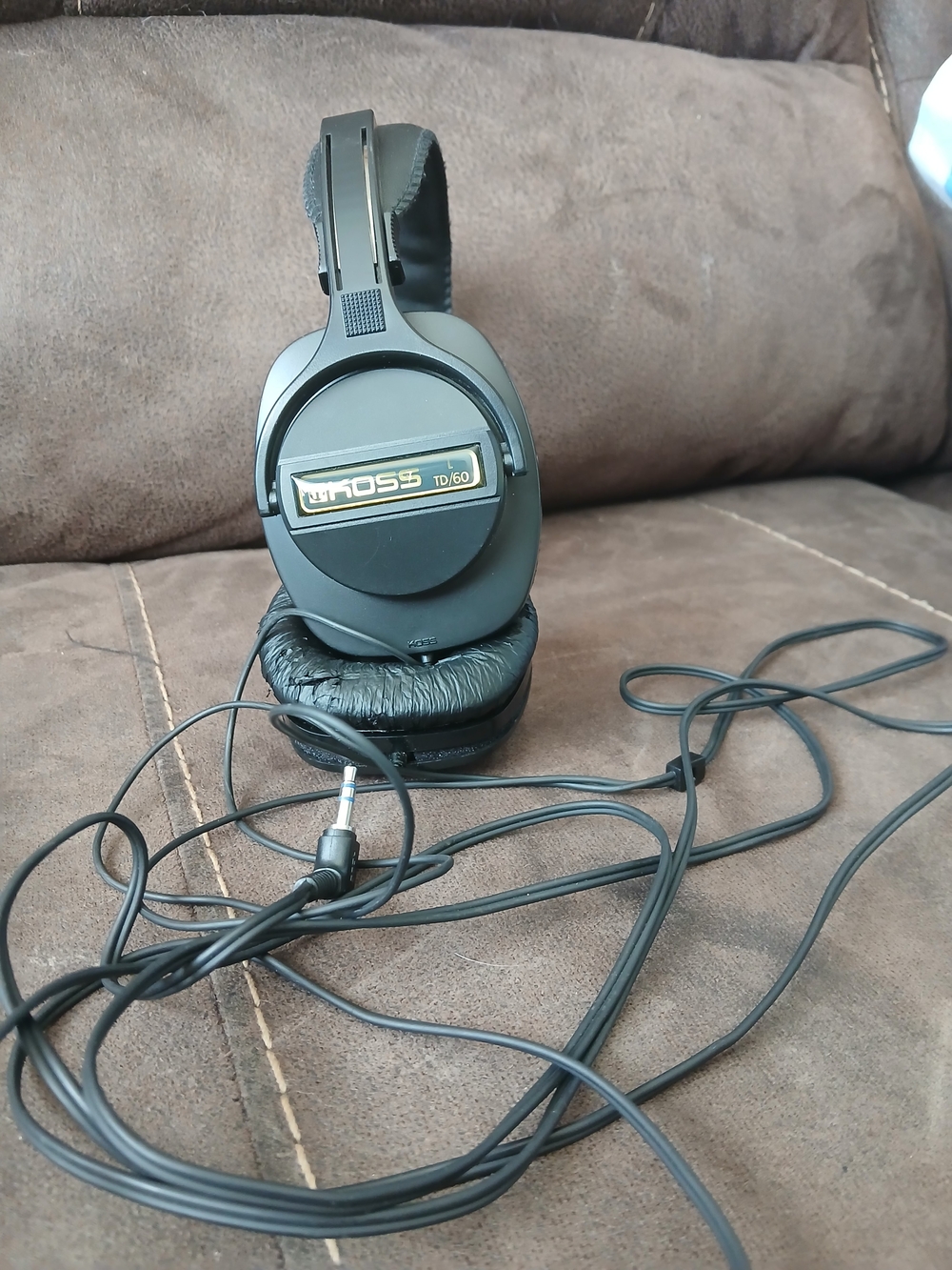 Koss TD/60 Over-Ear Wired Headphones in Black